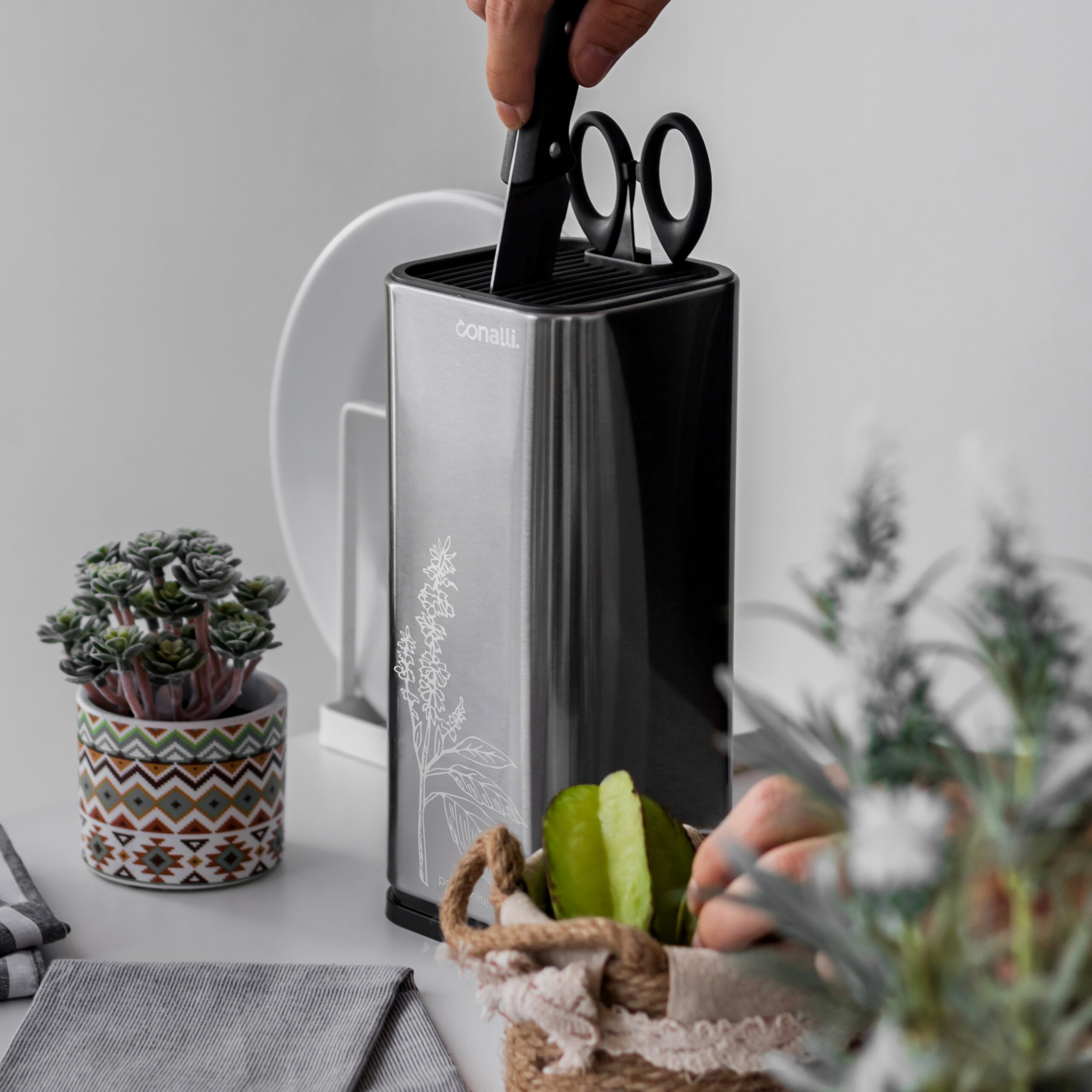 Conalli-Knife-Holder-3