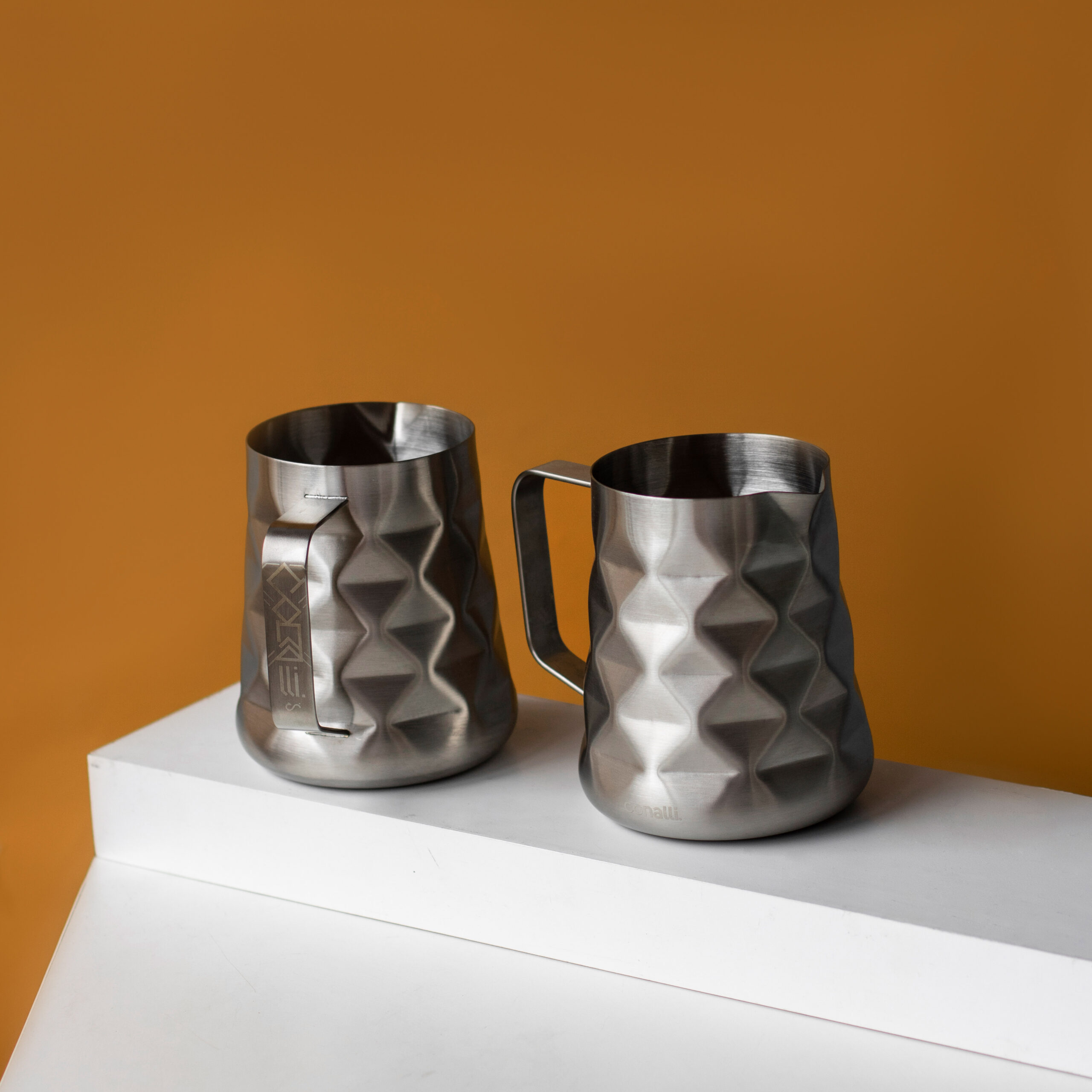 Conalli-Milk-Jug-Diamond-600-3
